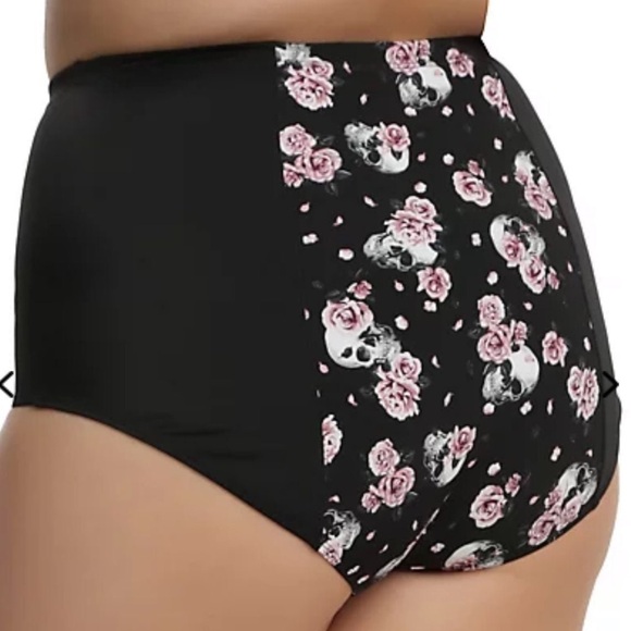 Hot Topic Black Floral Skull Swim Set NWOT - Picture 5 of 6